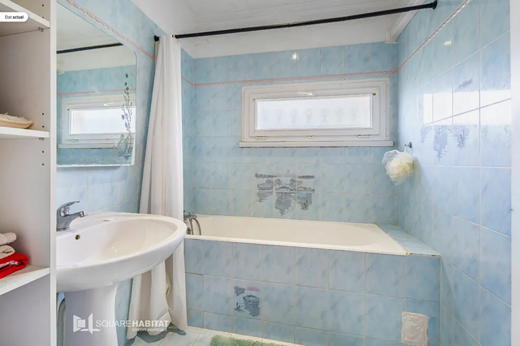 Bathrooms - House with Garden in Quiet Seurre