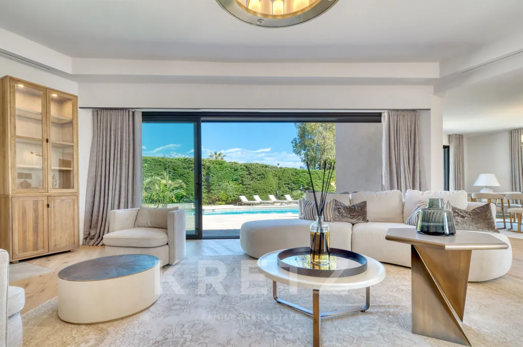 Séjour - Villa Rénovée avec Vue Mer à Cannes