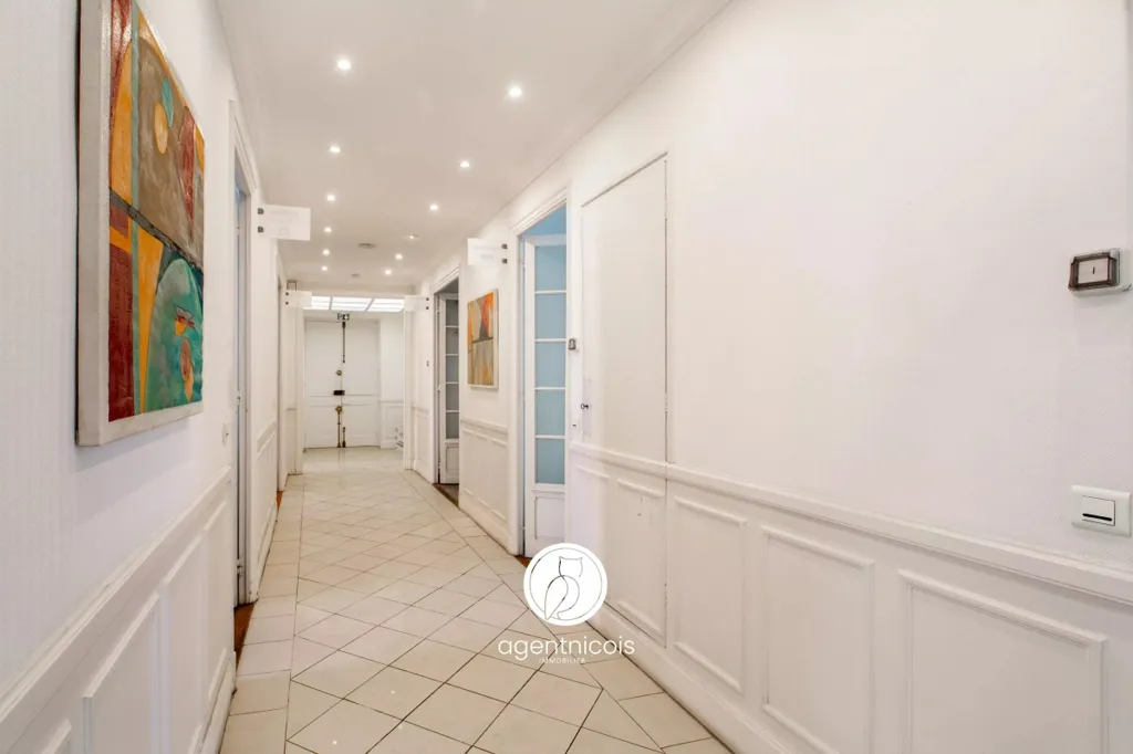 Entrée - Appartement 6 Pièces avec Balcons à Nice
