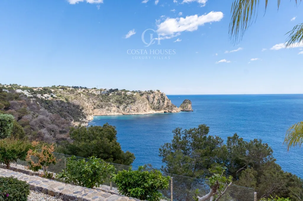 Terrass - Contemporary Villa with Seafront Views in Jávea