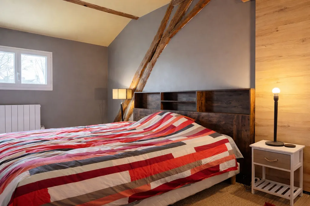Chambres - Maison Rénovée avec Jardin à Champlemy