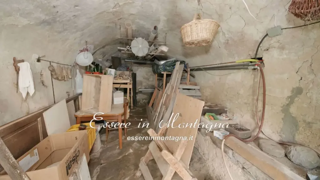 Rooms - House Portion with Mountain View in Fanano