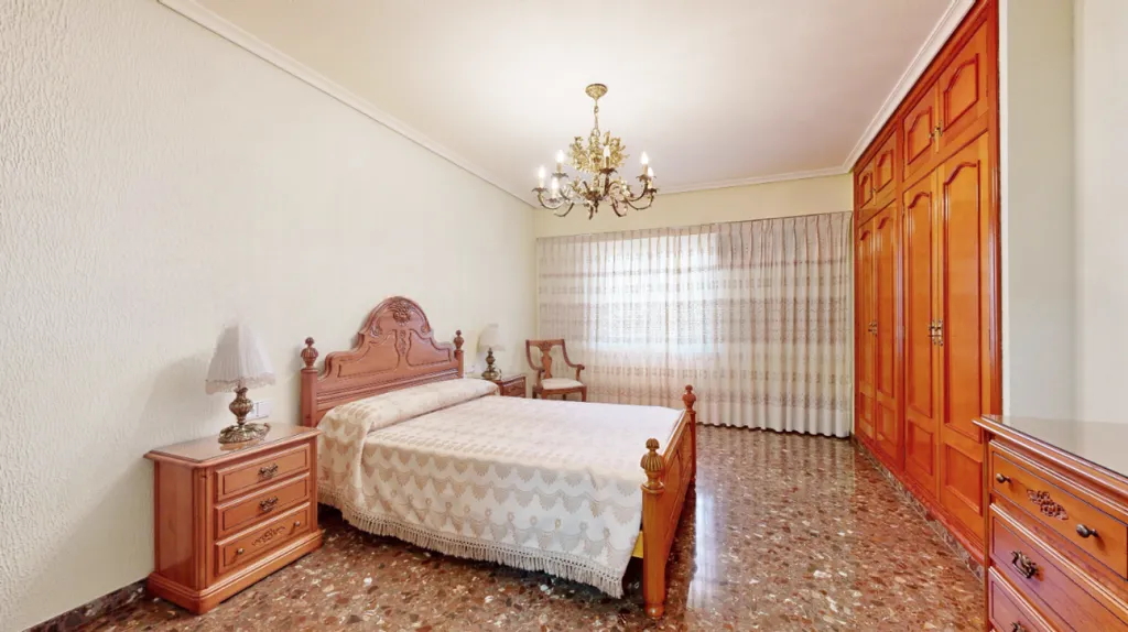 Magamistoad - Two-in-One Property with Terrace in Torrent