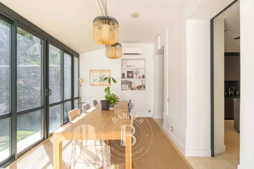 Salle à manger - Duplex Luxueux avec Jardin Privé à Marseille 8ème