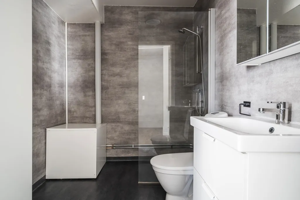 Bathrooms - Modern Flat with Balcony on Vänskapsgatan