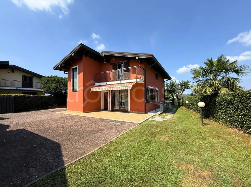 Välivaade - Villa with Garden in Castelletto Sopra Ticino