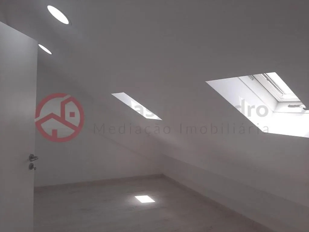 Toad - Refurbished House with Patio in Casalinho da Ajuda