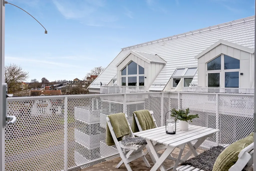 Balcon - Modern Penthouse with Balconies in Halmstad