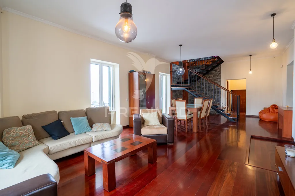 Elutuba - Potential Hostel with Funchal Views in Santo António