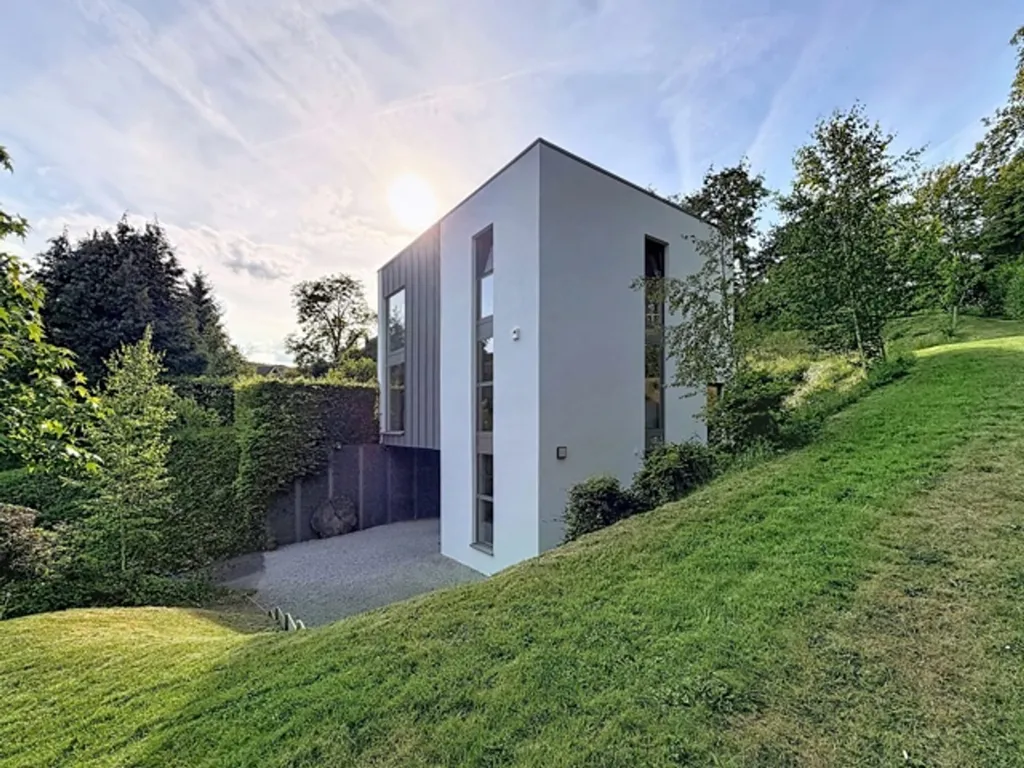 Extérieur - Maison d'Architecte avec Terrasse à Céroux-Mousty