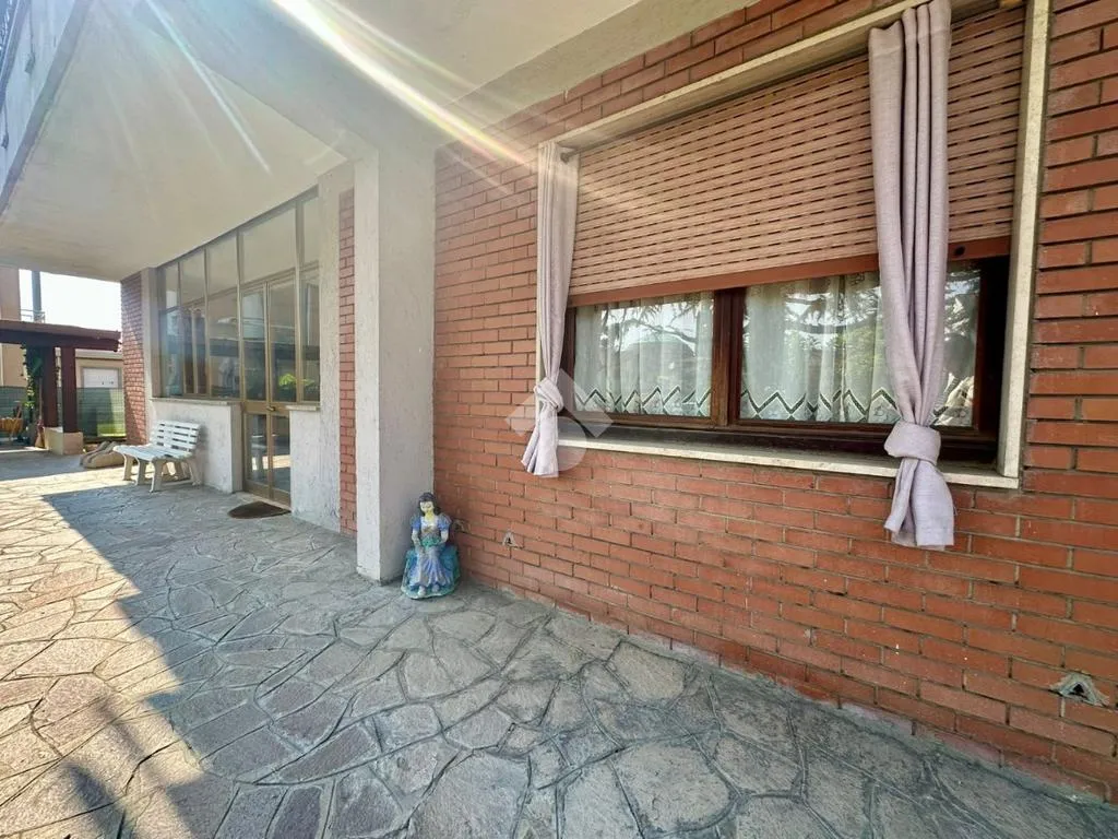 Terrass - Ground Floor Apartment with Veranda in Ghisalba