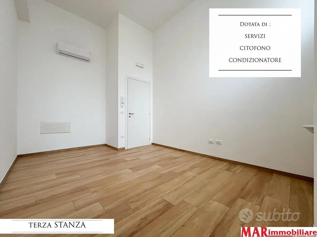 Toad - Office Space with Parking in Montesilvano