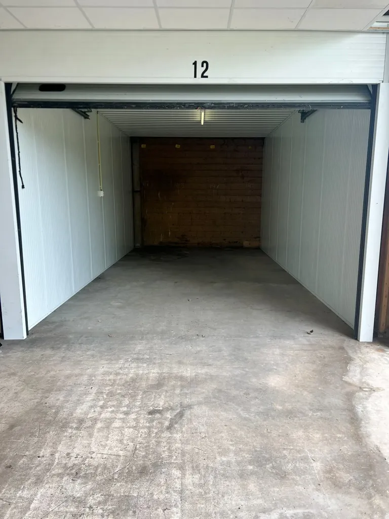 Garaaž - Garage Box with Overhead Door in Middenmeer