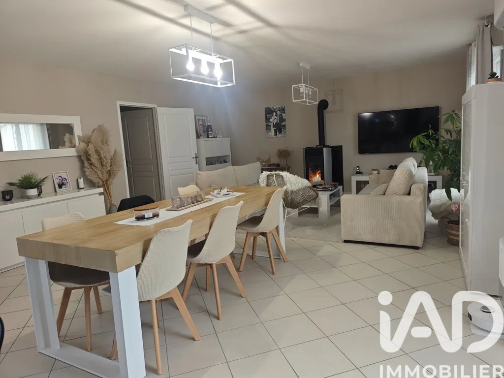Söögituba - Contemporary Villa with Pool in Avant-lès-Marcilly