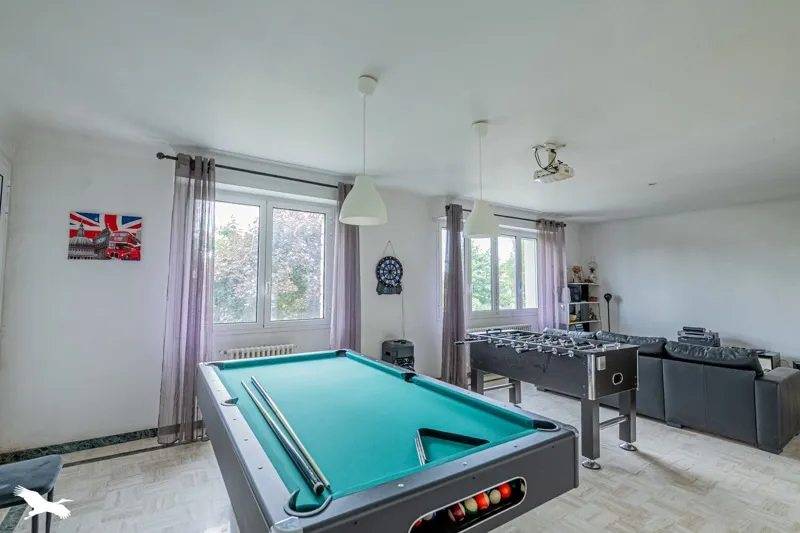Pièces - Maison Familiale avec Piscine à Sainte-Eulalie