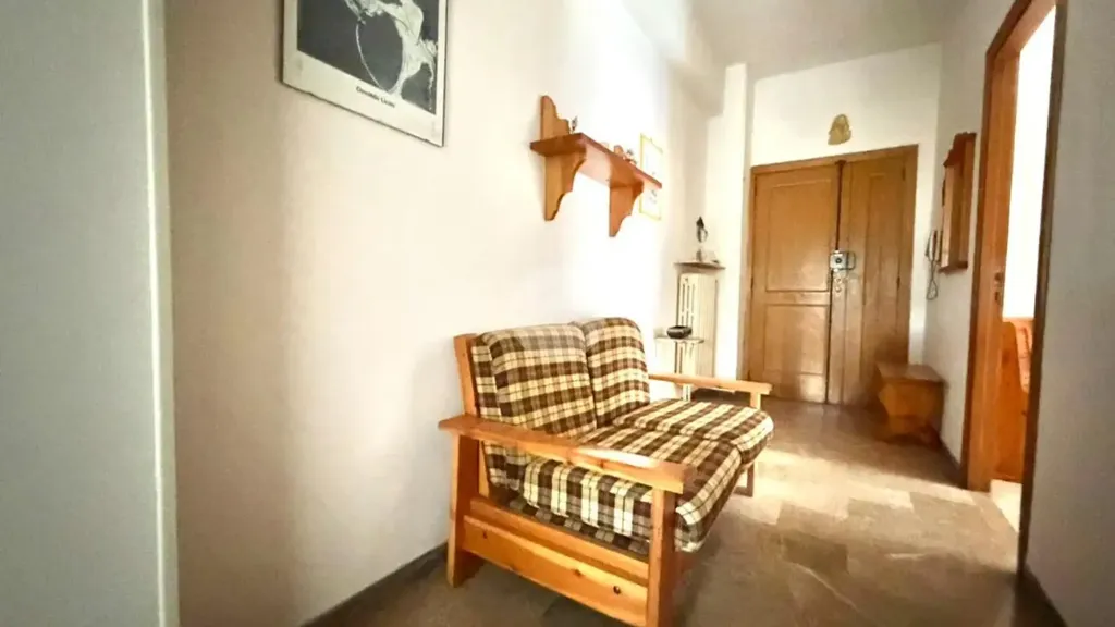 hallway_entrance