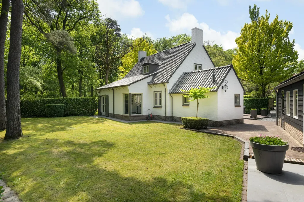 Aed - Charming Semi-Bungalow with Garden in Wolfheze