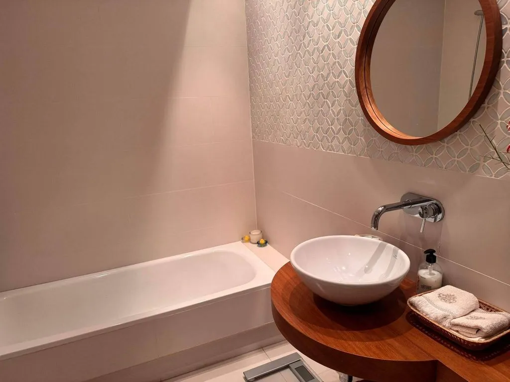 Bathrooms - Luxury Flat with Pool on Arroyofresno Street, Madrid