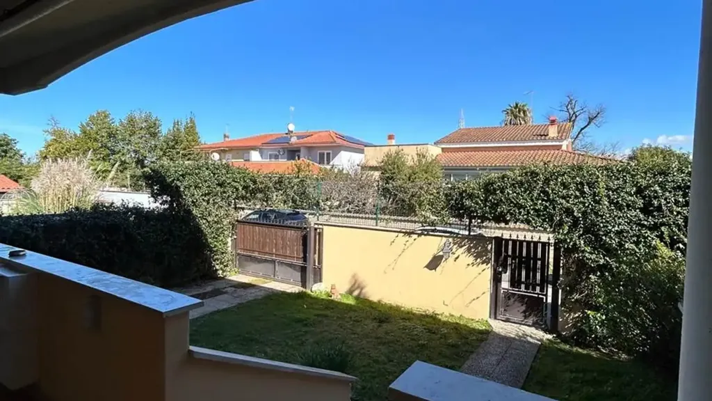 Jardin - Contemporary Villa with Garden in Anzio