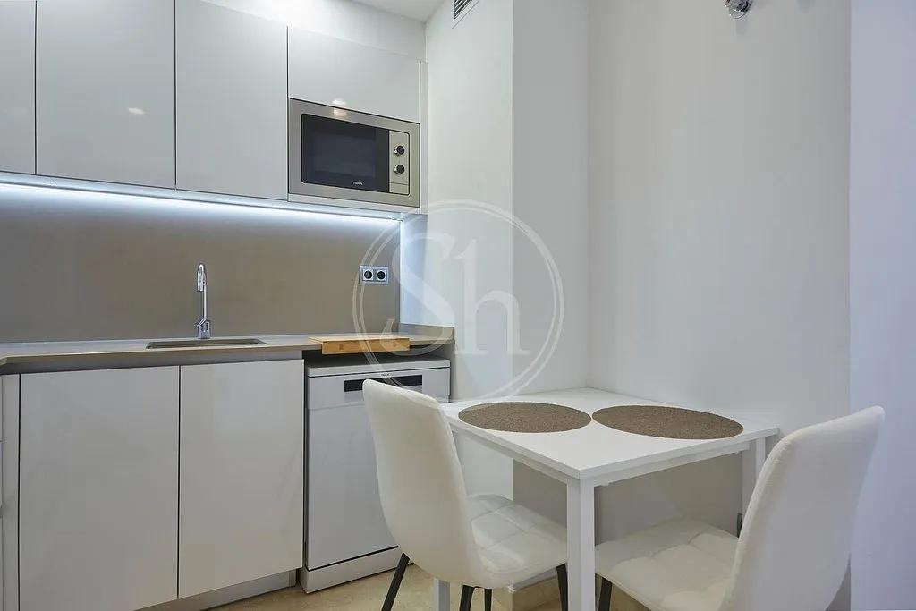 Köök - Furnished Flat with Balcony in El Raval