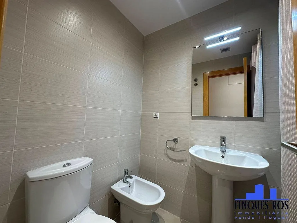 Bathrooms - Apartment with Pool and Sea View in Vinaròs