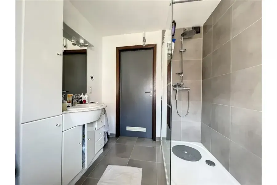 Salles de bain - Duplex avec Terrasse au Centre de Dottignies
