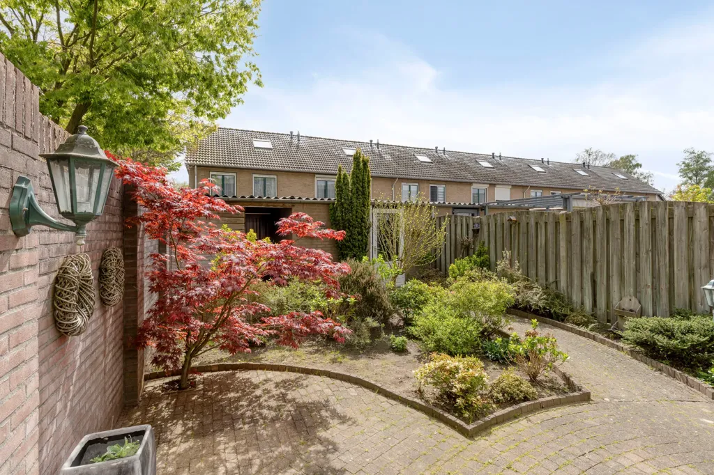 Jardin - Modernised Corner House with Garden in Tempel