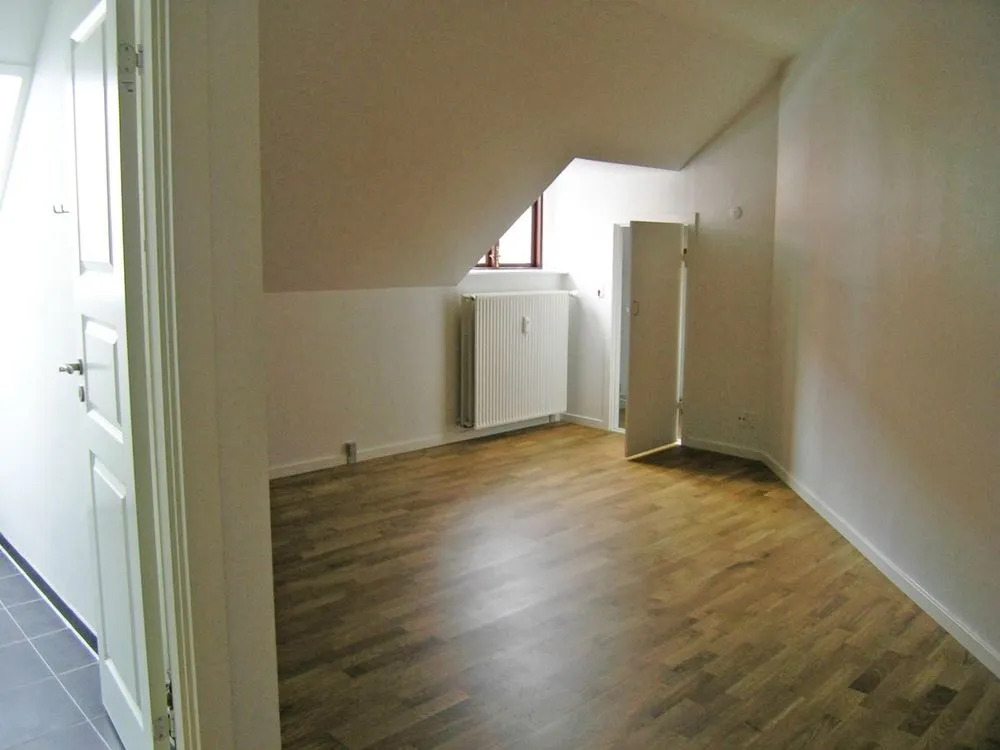 Rooms - Spacious Flat with Church Square View in Midtown