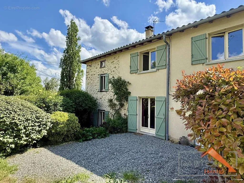 Exterior - Charm House with Garden near Pyrénées