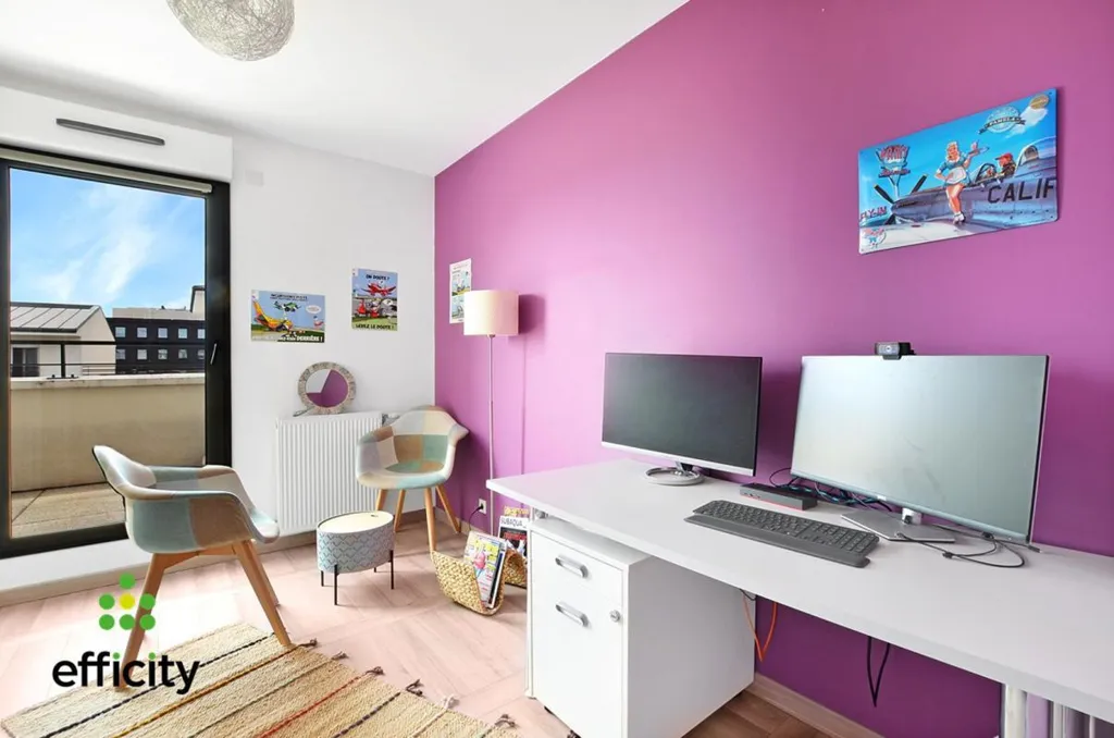 Bureau - Appartement Familial avec Terrasses à Ermont