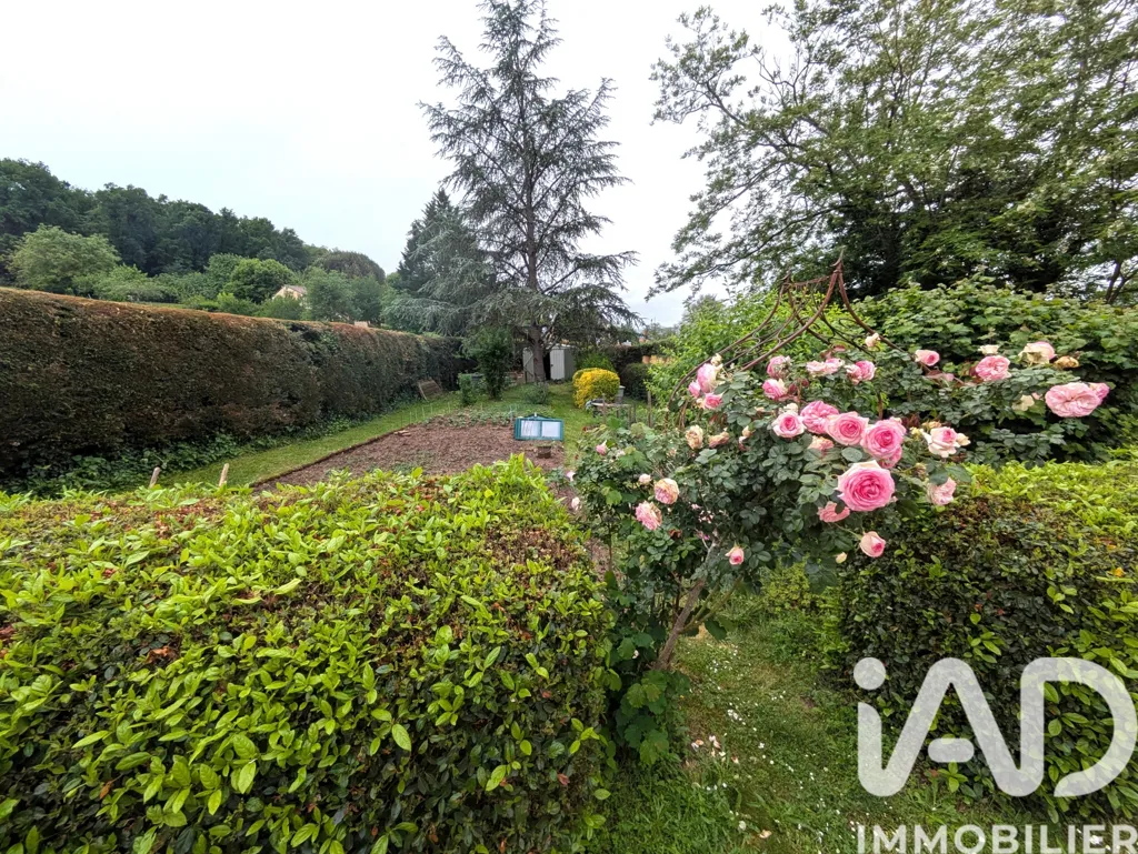 Jardin - Maison avec Piscine et Dépendance à Marnac