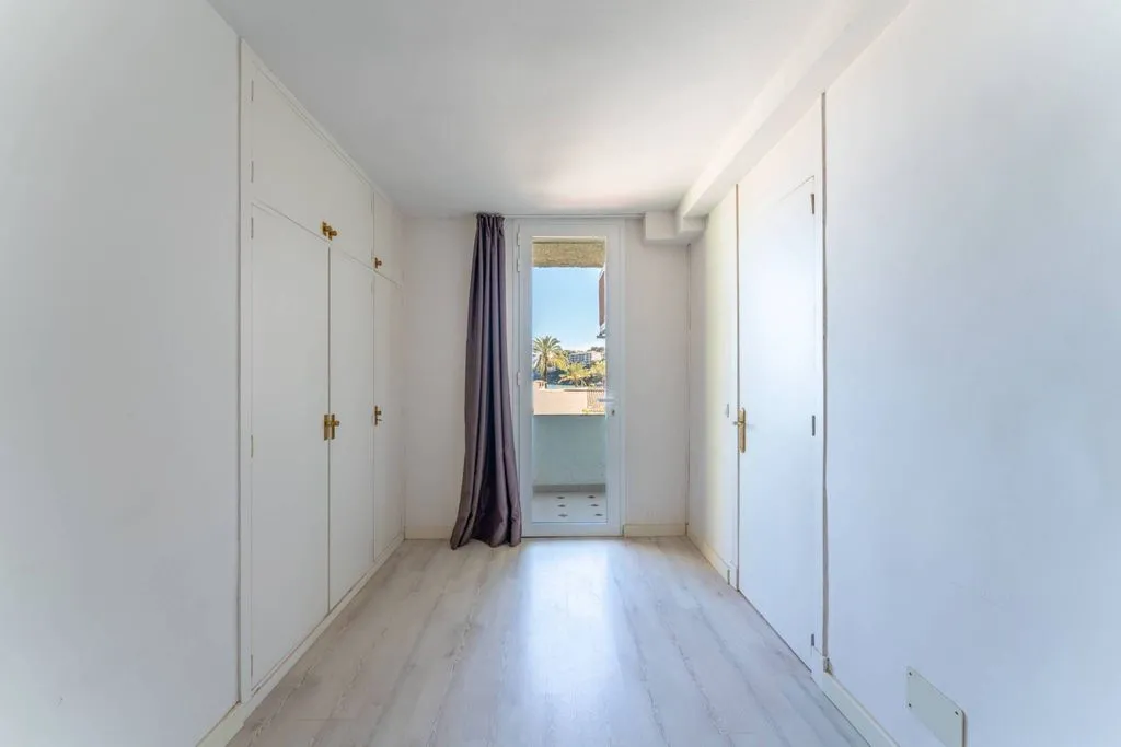 Toad - Seafront Apartment with Balcony in Magaluf