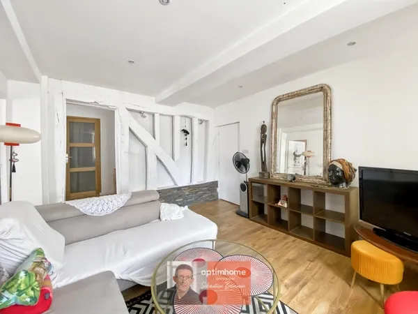 Séjour - Ensemble Immobilier avec Terrasse au Centre de Chaussin