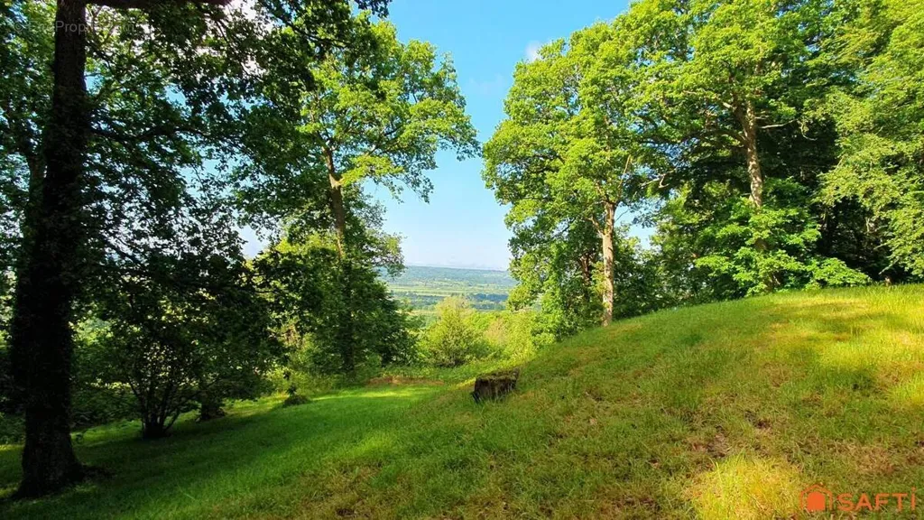 Terrain à Saint-Gatien-Des-Bois