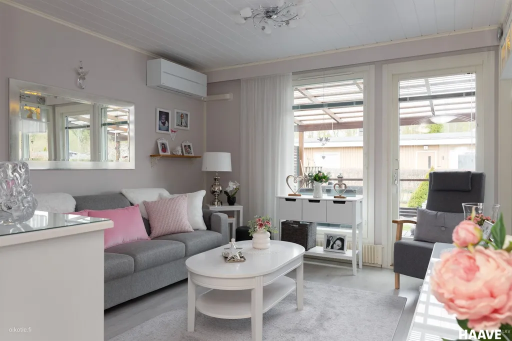 Living Room - Modernised Flat with Sauna in Uusiniitty