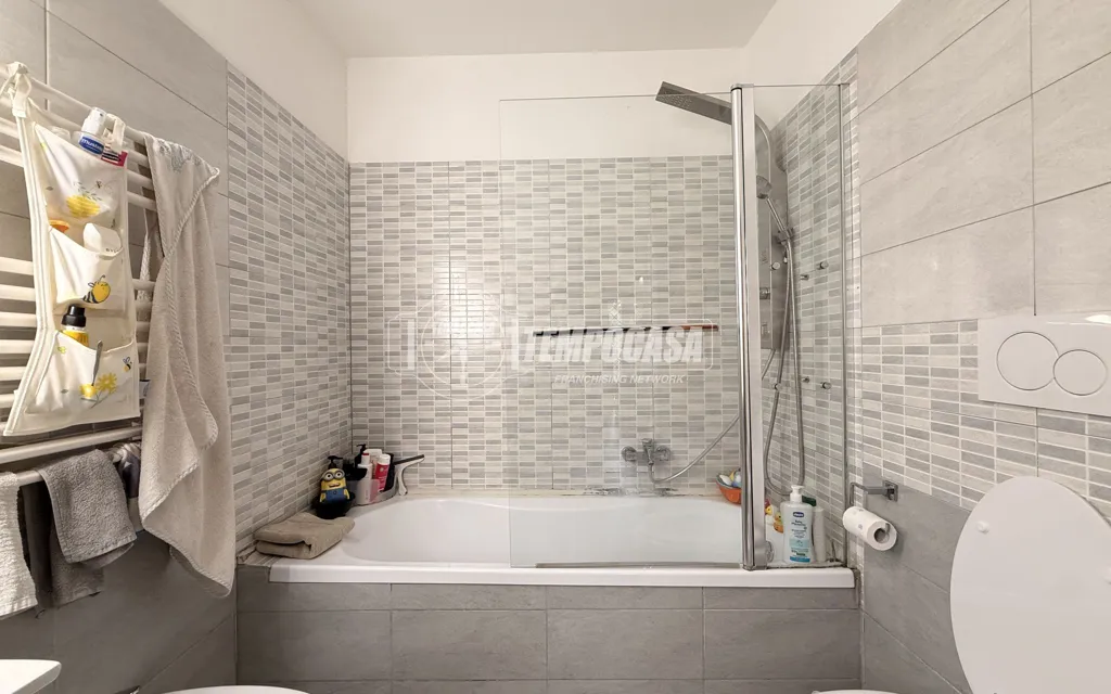 Salles de bain - Rustic 2-Bedroom Flat with Private Garden in Rome