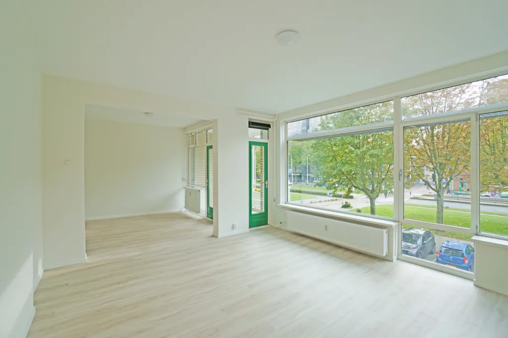 Elutuba - 3-Bedroom Gallery Flat with Balcony in Rotterdam Centre