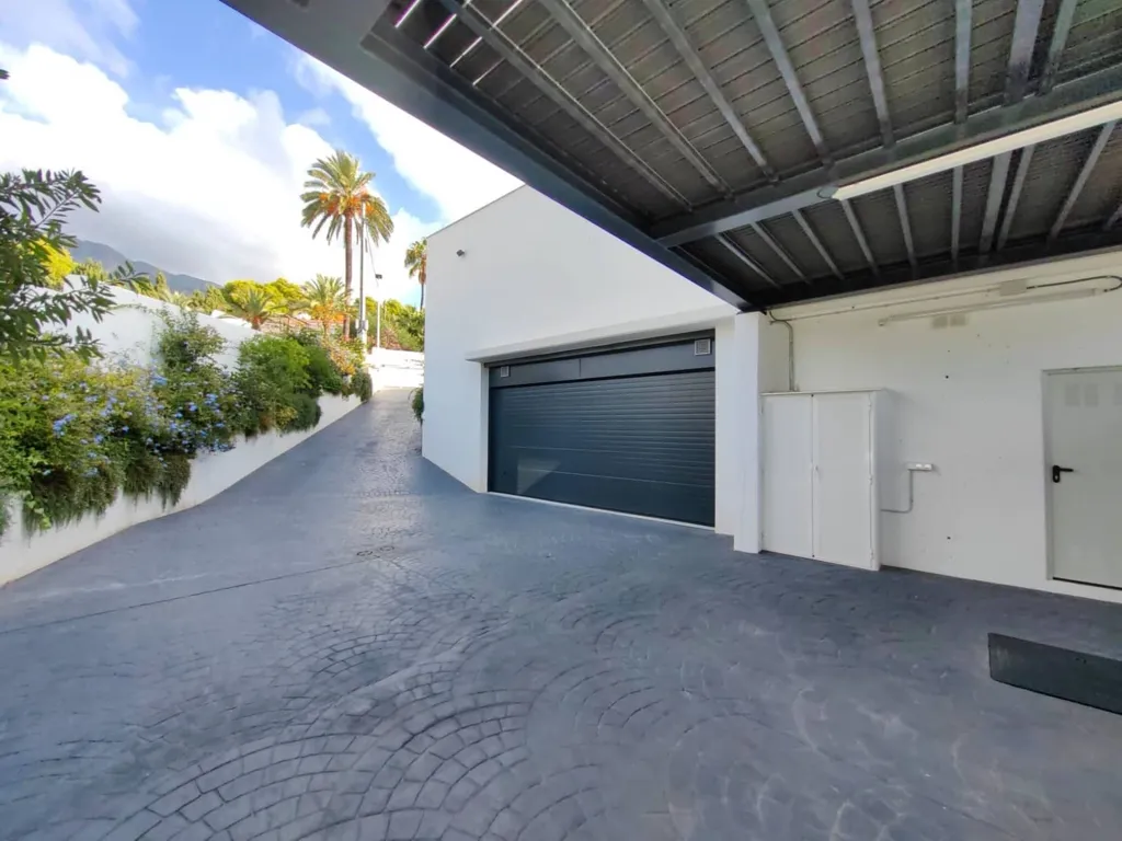 driveway