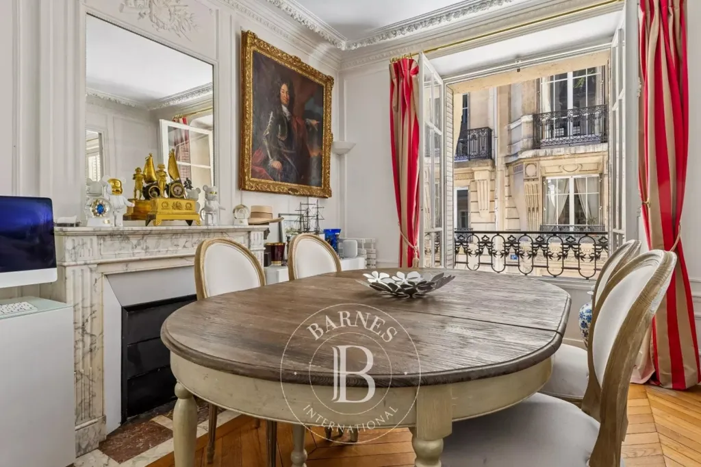 Salle à manger - Appartement de Charme avec Parquet à Paris 16ème