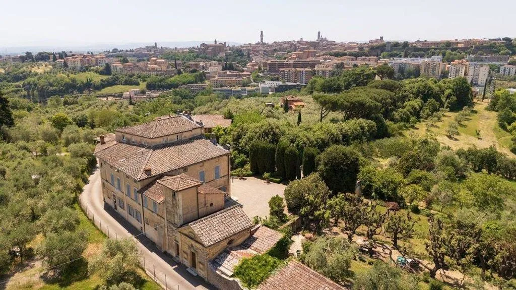 Õhuvaade - Baroque Villa with Private Garden in Siena