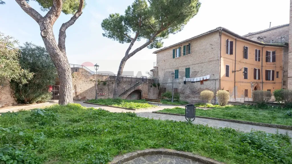 Giardino - Historic Bilocale with View in Jesi Centre