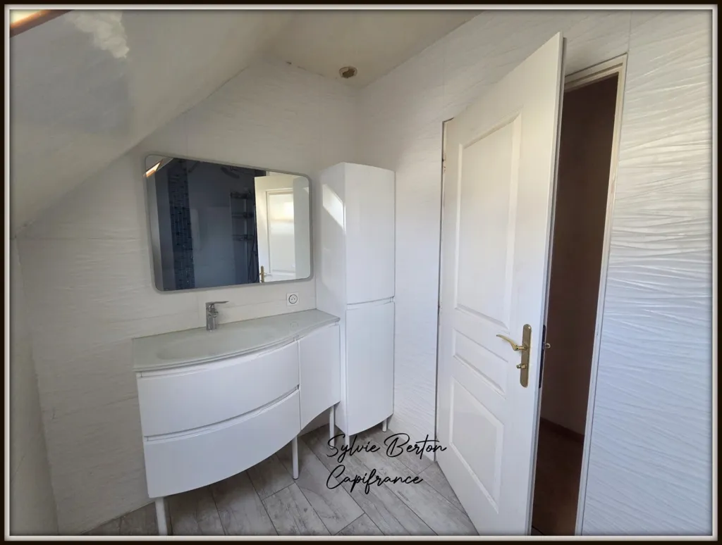 Bagni - House with Garden and Garage in Sevran