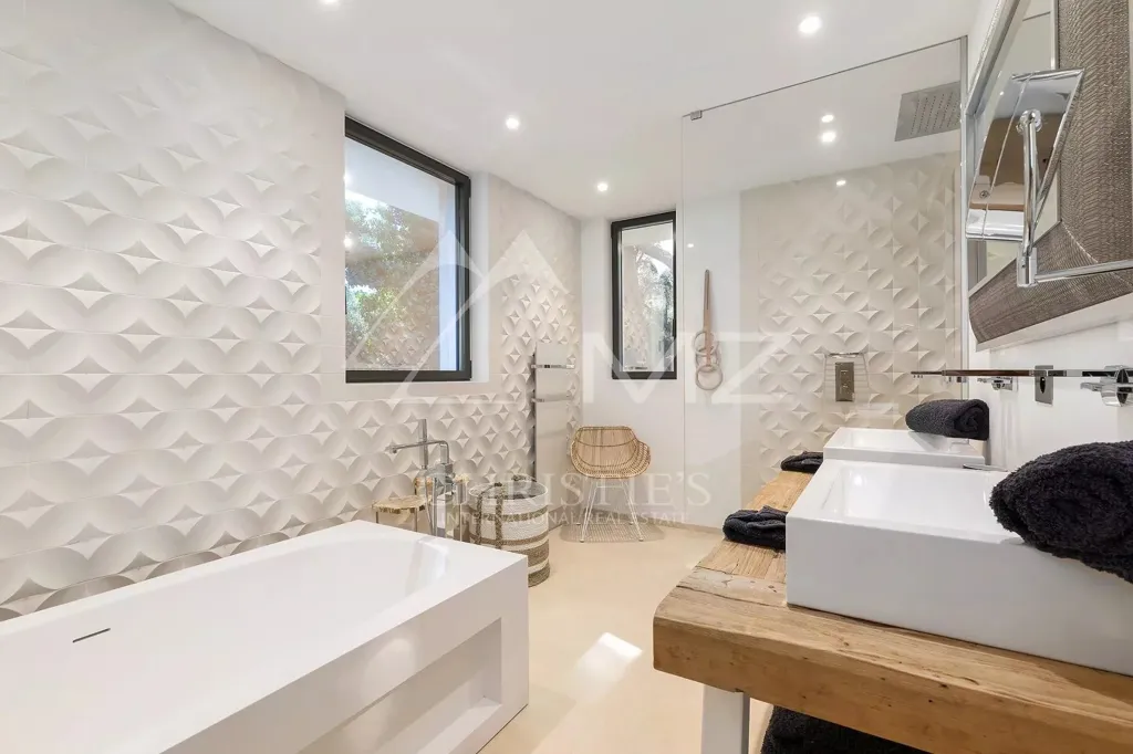 Bagni - Contemporary Villa with Pool in Ramatuelle