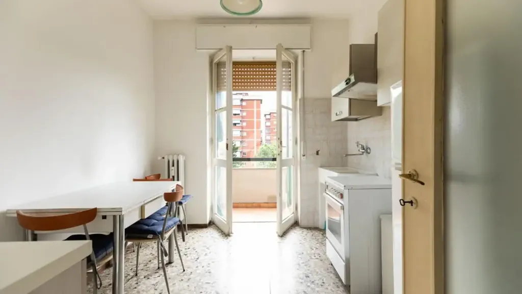 Söögituba - West-Facing Studio with Balcony in Milan