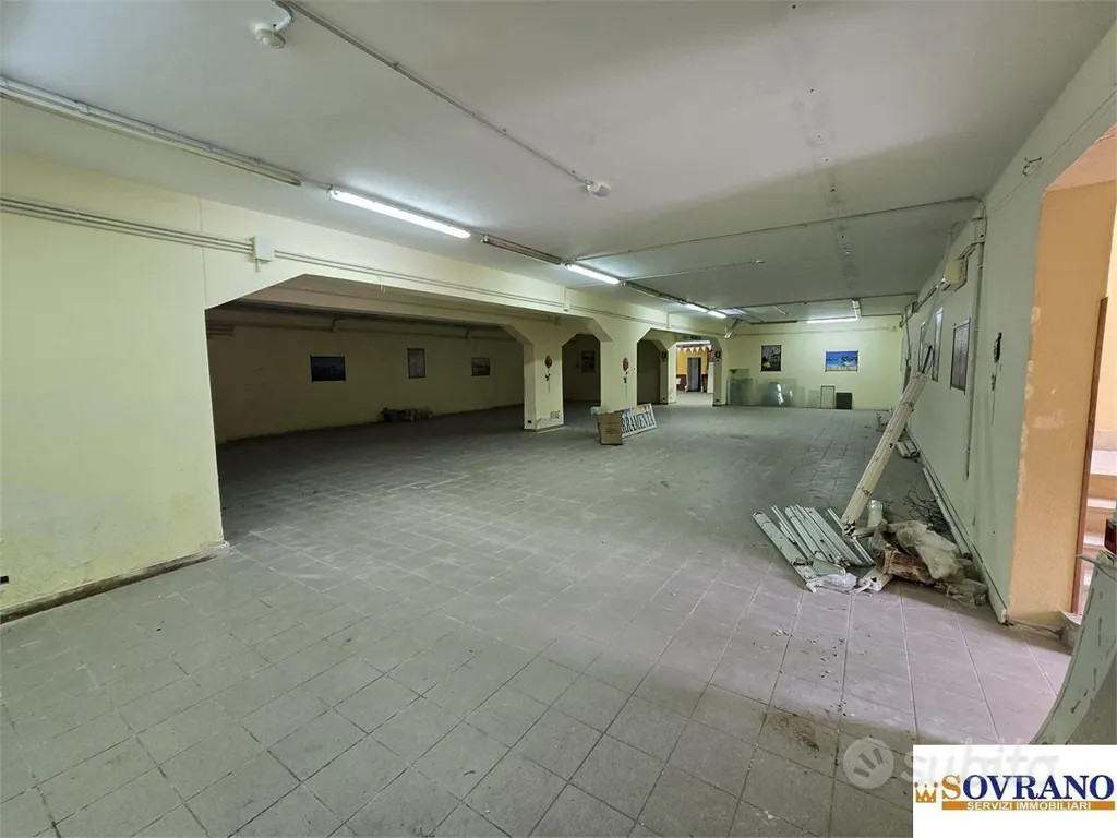 Garaaž - Commercial Complex with Parking in Monreale