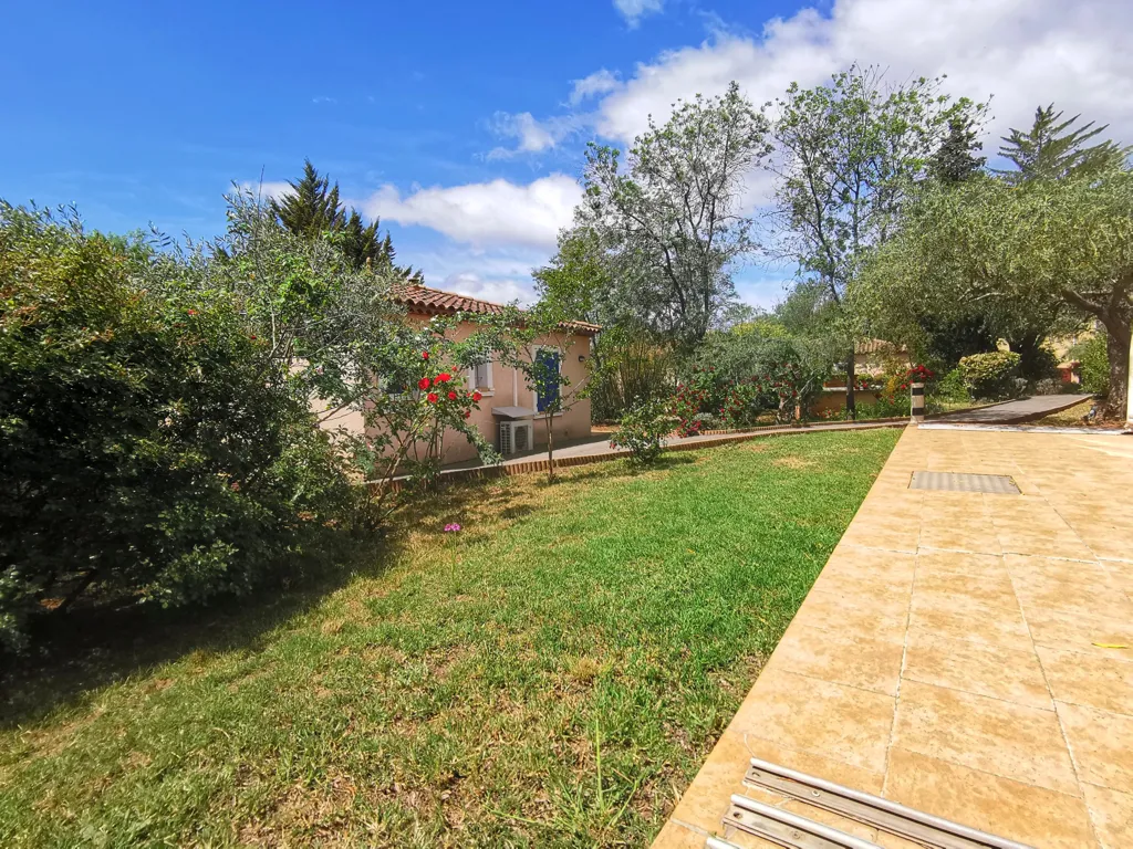 Jardin - Propriété avec 4 Gîtes et Piscine à Béziers