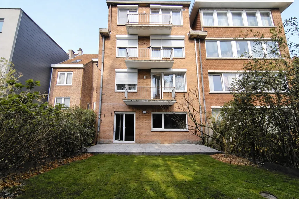 Appartement avec Terrasse et Jardin à Evere