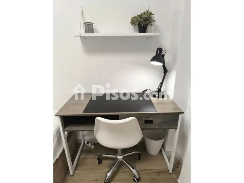 Bureau - Student-Friendly Flat with Terrace in Moncada
