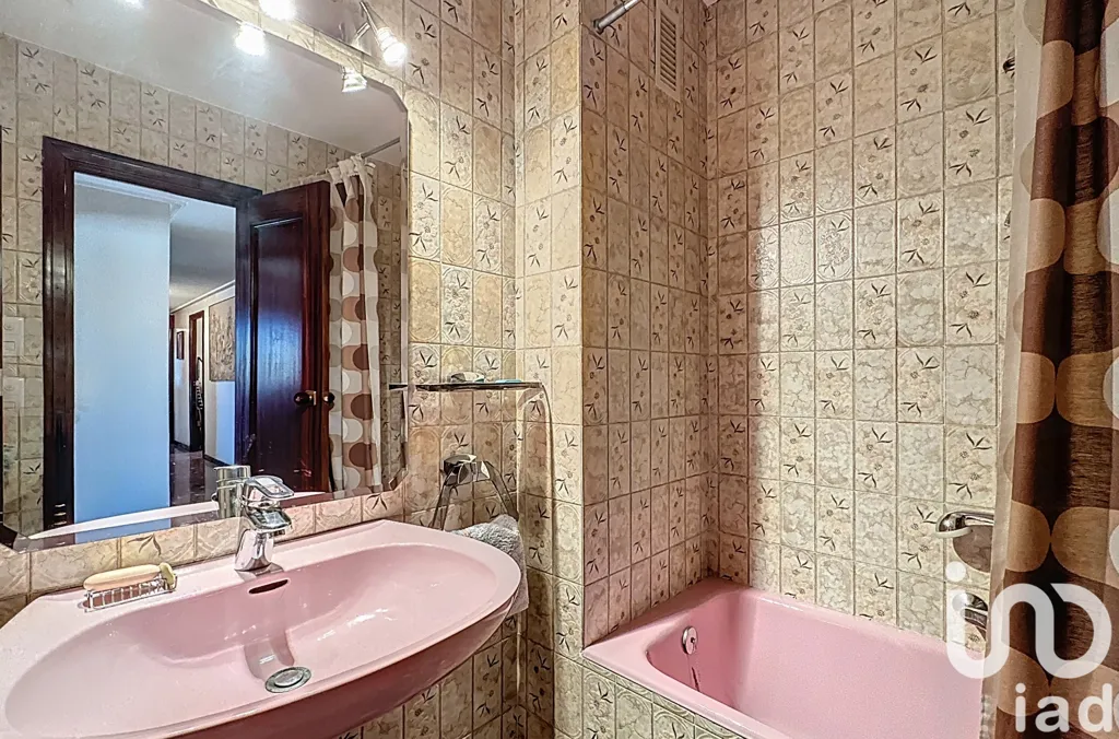 Vannitoad - Spacious 5-Bedroom Flat with Terrace in Zaragoza