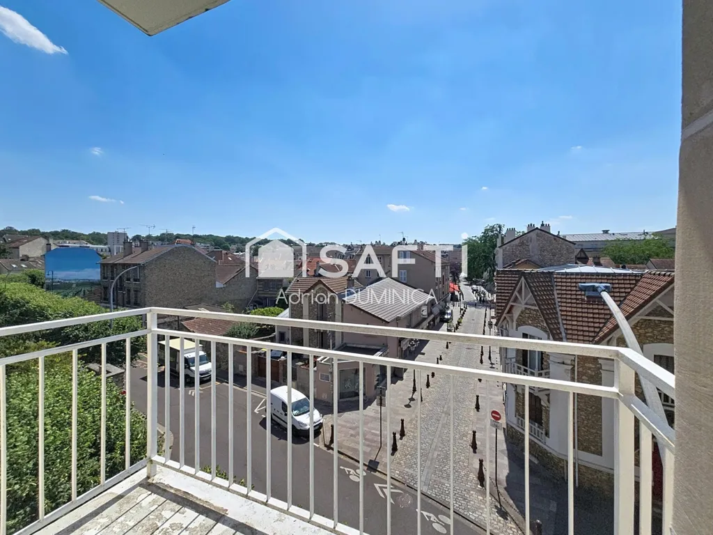 Balcone - T3 Apartment with Balcony in Poissy